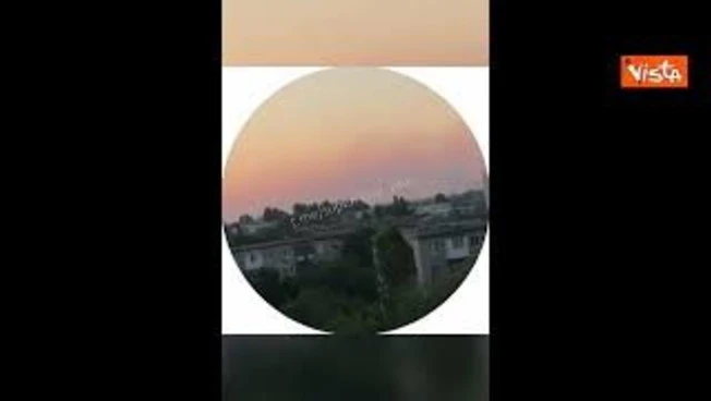 Droni ucraini colpiscono cacciabombardiere russo e siti petroliferi a 800 km dal confine