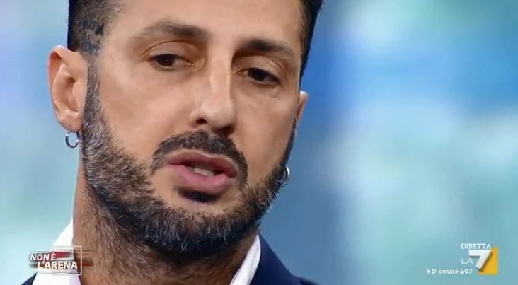 Fabrizio Corona, il look sfigurato dopo Capodanno: come si è conciato