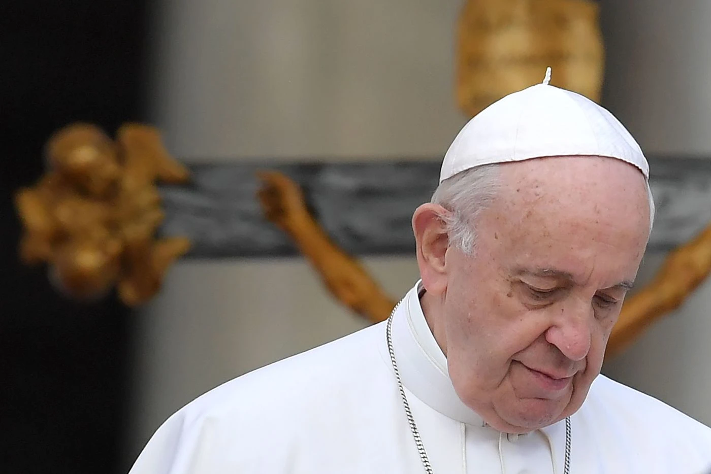 Papa Francesco, l'accusa: "Editto contro due iniziative anti-abusi", altro terremoto in Vaticano