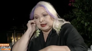 Maria Giovanna Maglie contro Michele Emiliano: "Capito la mascalzonata?", le assunzioni alla vigilia del voto