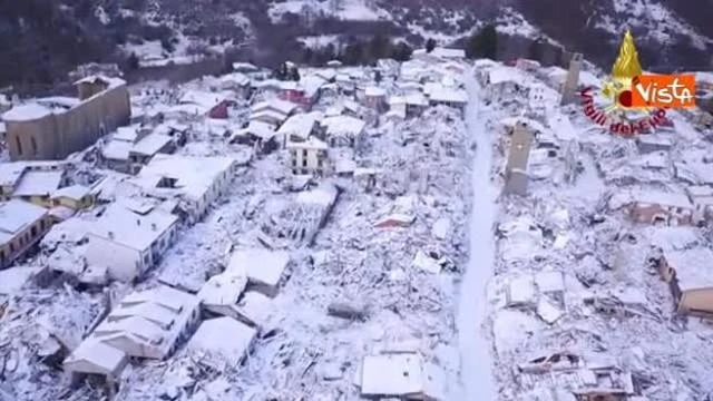 Franco Bechis: Pensano ai migranti e dimenticano i terremotati di Amatrice