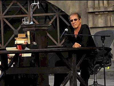 Celentano: ''Grillo è il Big Bang che spazzerà via la complessità della politica''