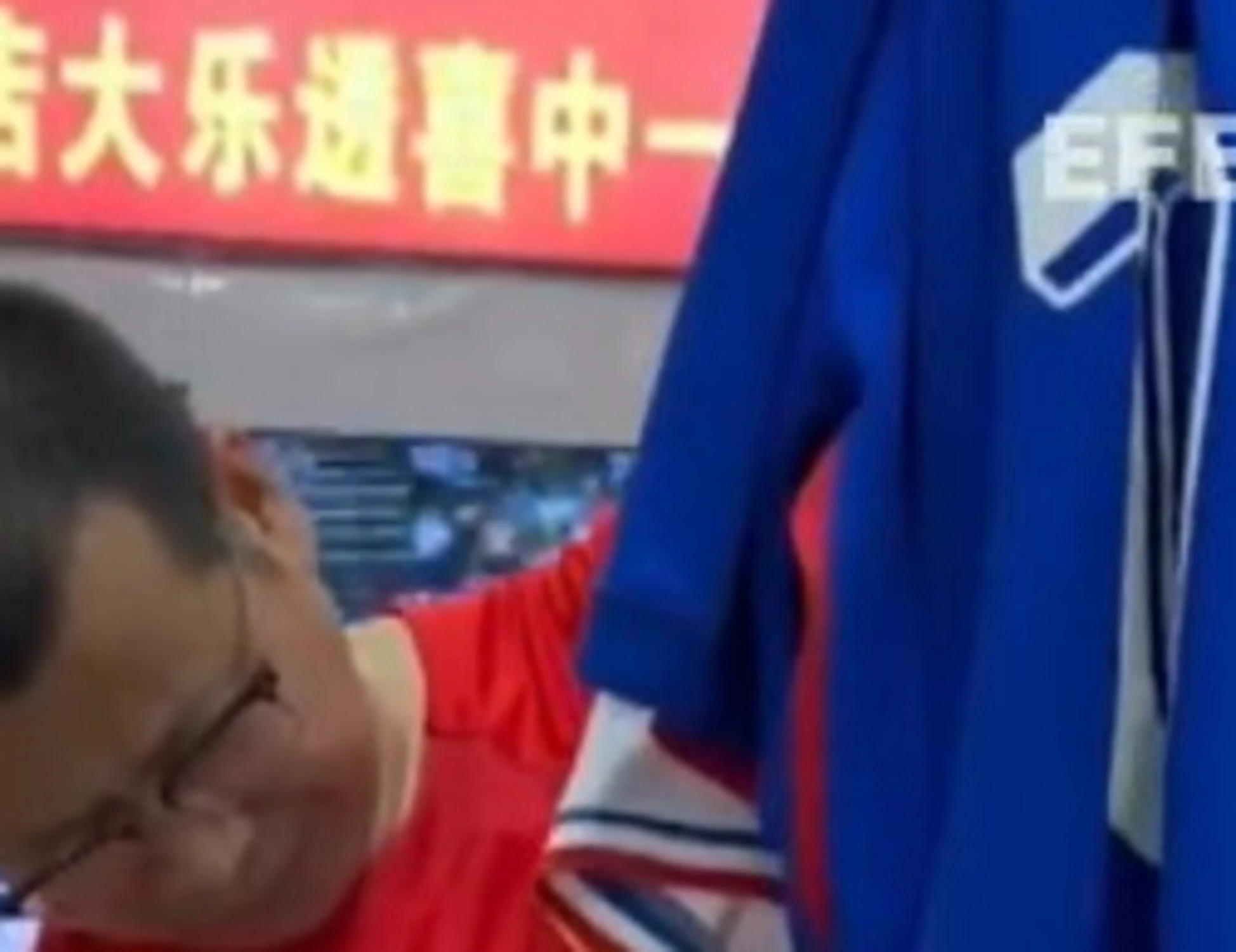 Mbappé, i tifosi danno fuoco alle sue maglie: ira in Cina