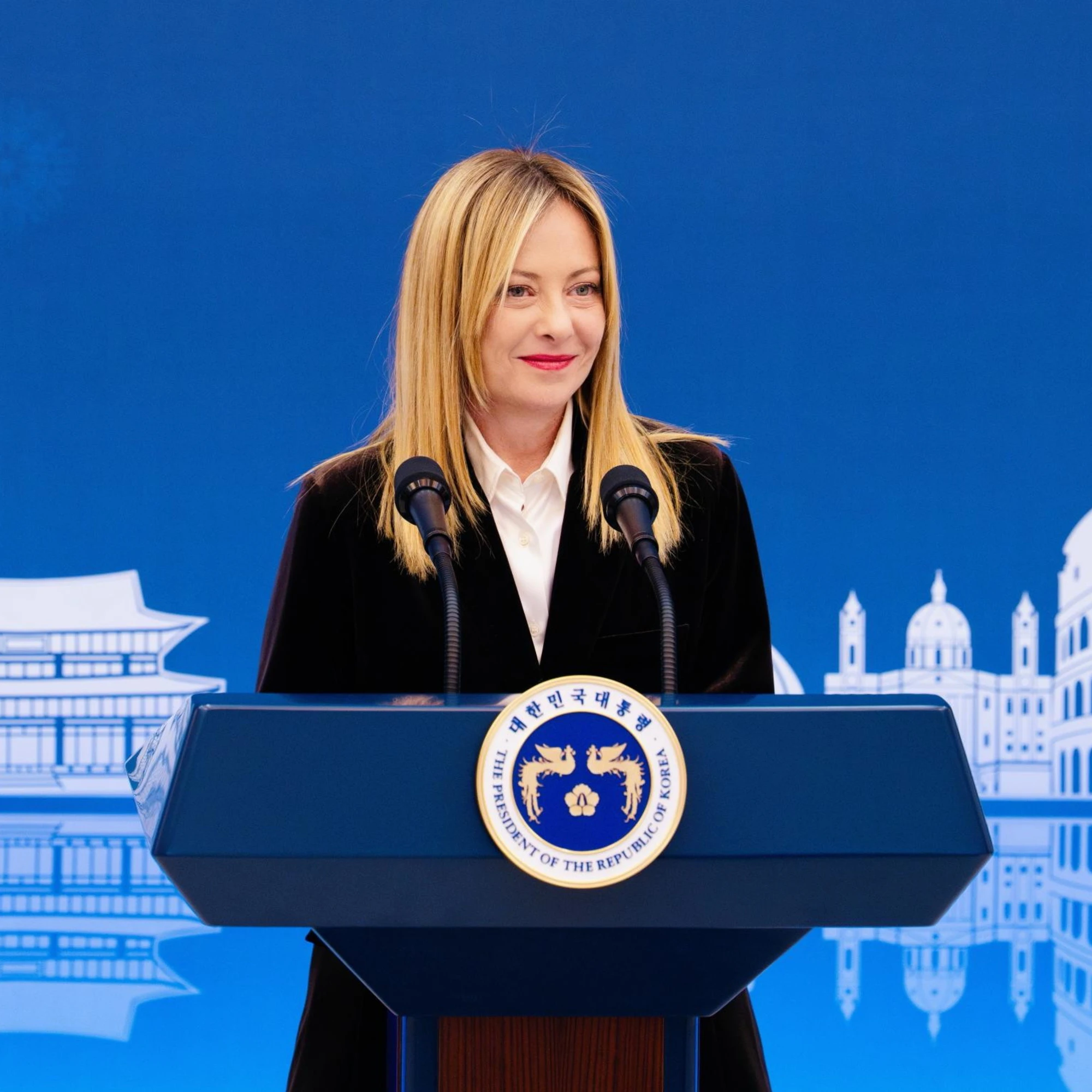 Giorgia Meloni ricuce lo strappo con Trump sull'Artico e scommette sul ruolo Nato