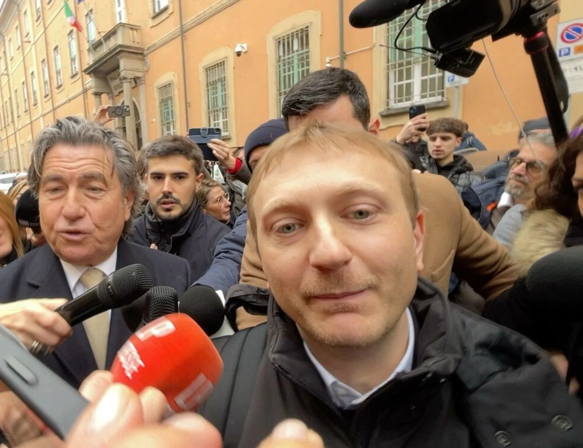 Garlasco, "tutte le anomalie": il libro che ribalta il caso e la magistratura