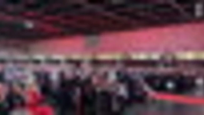 Il lungo applauso per Mattarella al meeting Medici Cuamm di Padova