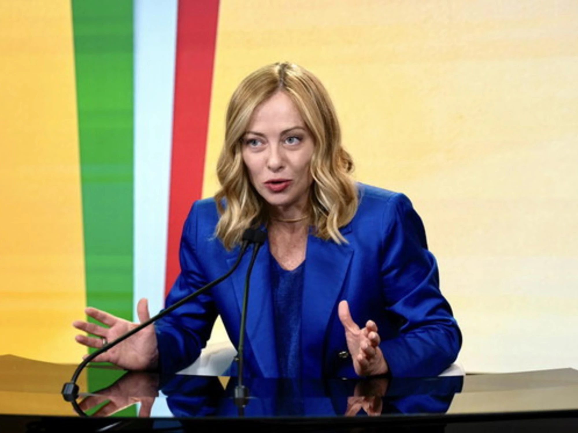 Fdi fa a pezzi la sinistra: il sondaggio
