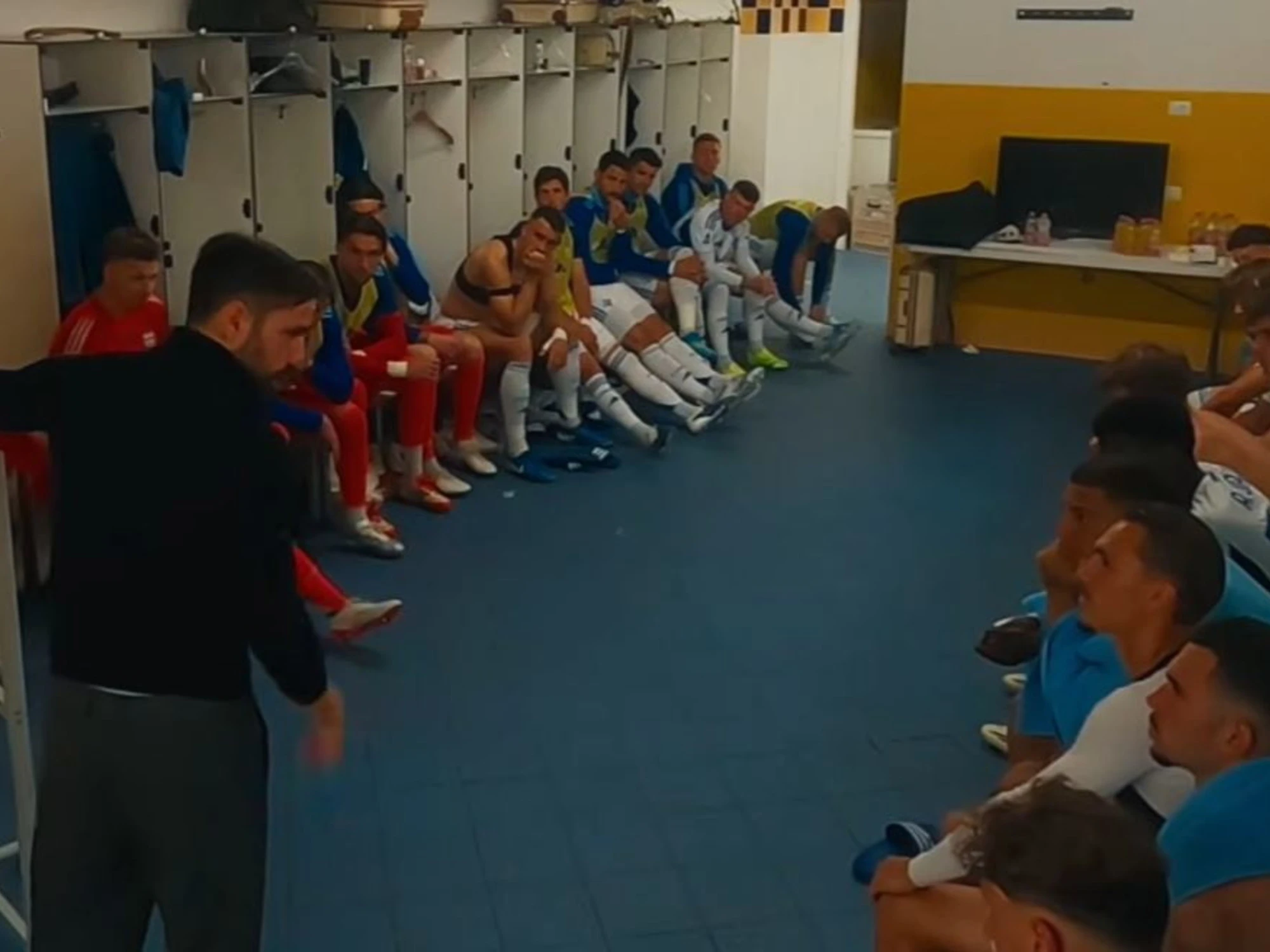 "Uccidiamoli!": il video mai visto di Fabregas nello spogliatoio del Como