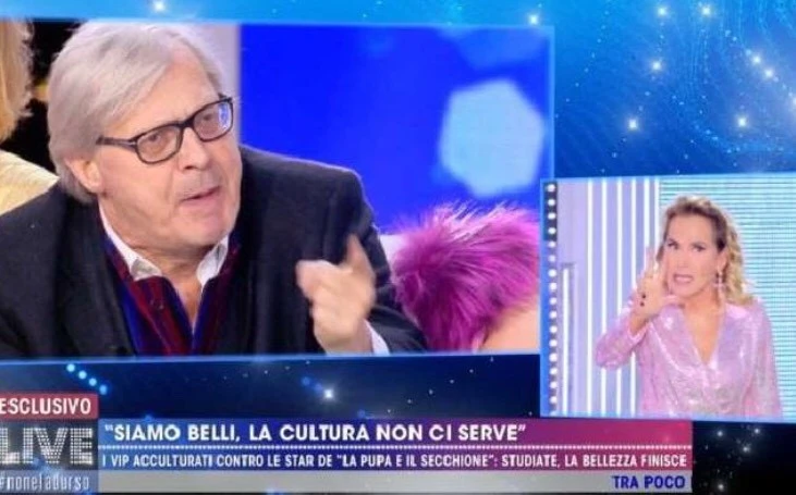 Vittorio Sgarbi, tempi duri. Mediaset lo punisce dopo la lite con Barbara D'Urso: decisione senza precedenti