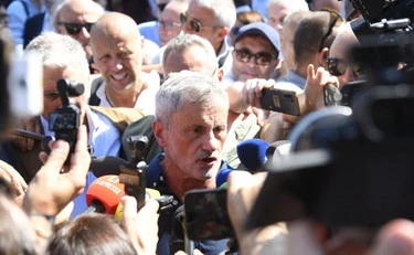 Gianni Alemanno denuncia gli orrori del carcere: "Pizzo per le docce, razzismo contro gli italiani"