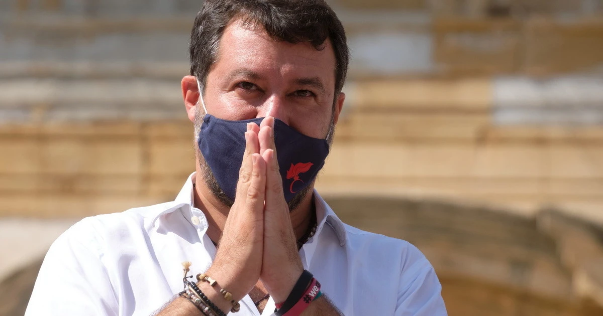 Matteo Salvini, ironia sullo scudetto all'Inter: "Mi auto-isolo per 48 ore"
