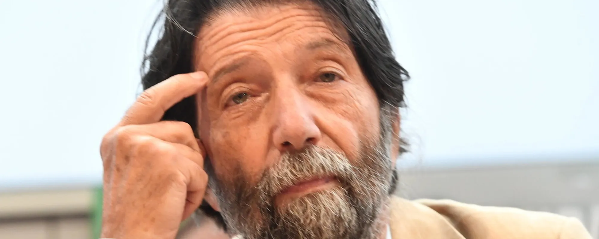 Leggi l'articolo: "Deve solo sperare che la guerra...": Cacciari spara a zero su Schlein
