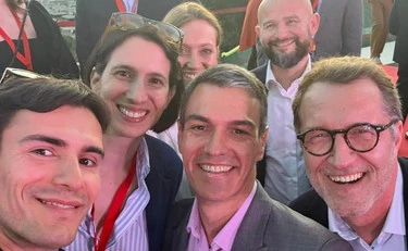 La Schlein al vertice rosso a casa Sanchez: "Arriva Hitler", che roba è la sinistra