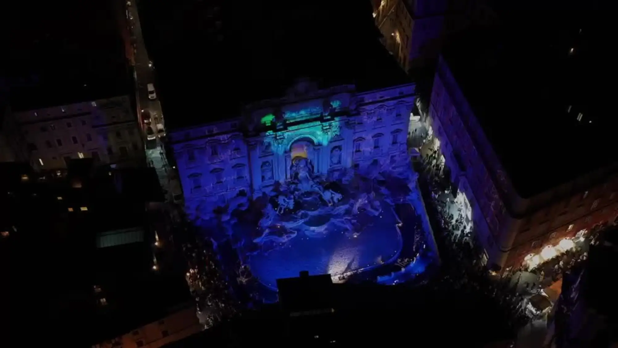 "La Parola che illumina”, l'evento a Fontana di Trevi con Erri de Luca e Luca Ward