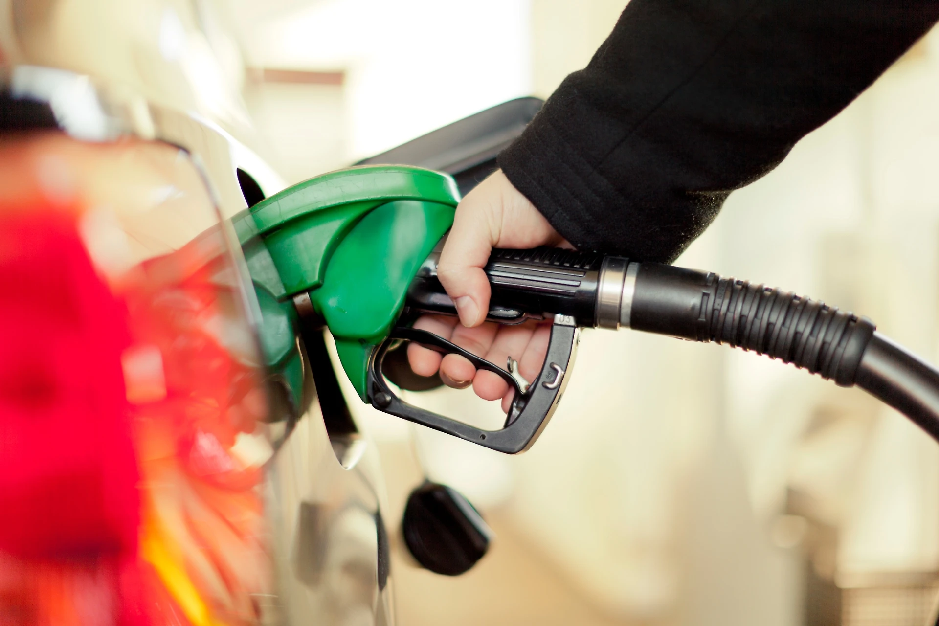 Prezzi benzina, l'indagine della procura in autostrada: odore di truffa, dove ti fregano