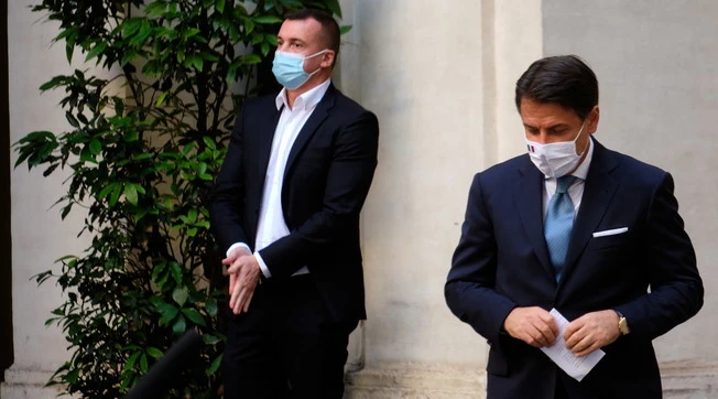 Giuseppe Conte, no al "video-commiato" che voleva Rocco Casalino: cancellato l'ultimo show