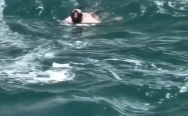 Canada, follia alle cascate del Niagara: si lancia da 52 metri, vivo per miracolo