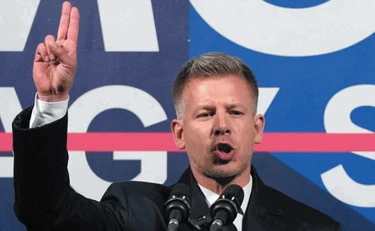 Magyar l'anticomunista: chi è davvero l'uomo che ha sconfitto Orban