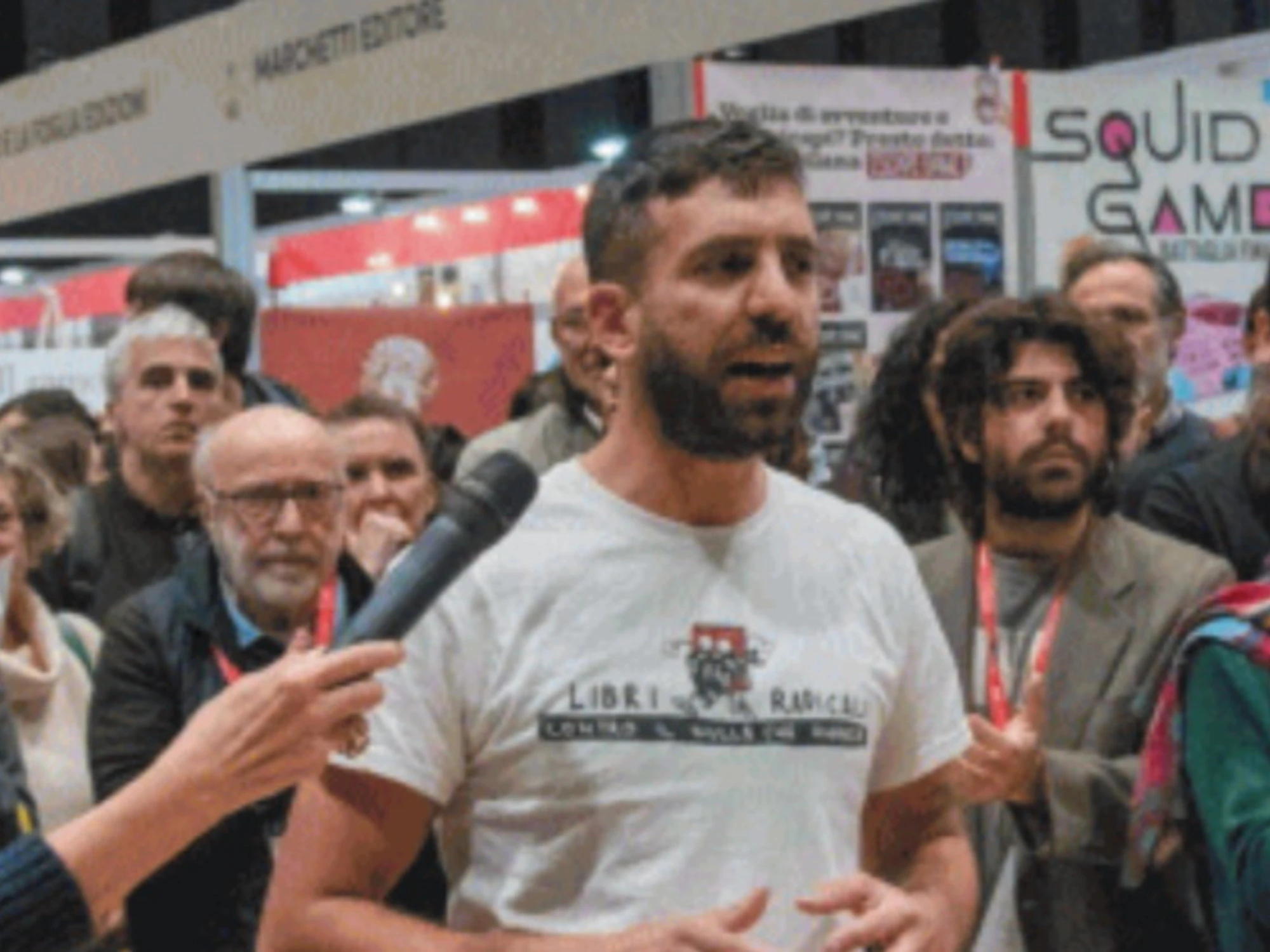 Tombolini, l'assistente di Ilaria Salis che vuole bruciare Meloni dietro l'assalto alla Fiera