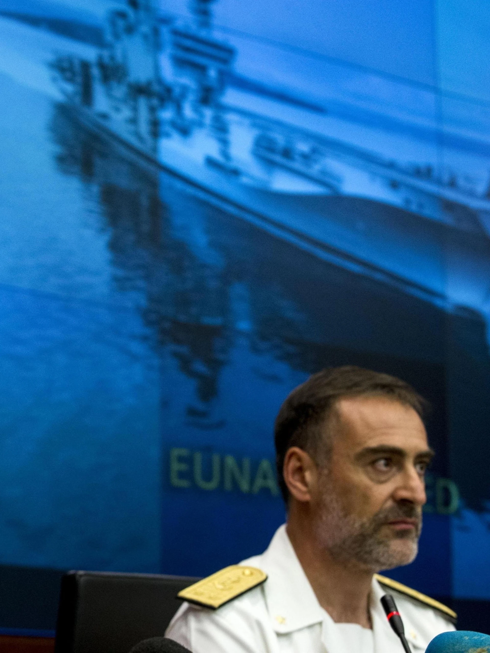 L'ammiraglio Credendino svela le operazioni di Mosca: "Spiano le nostre navi"