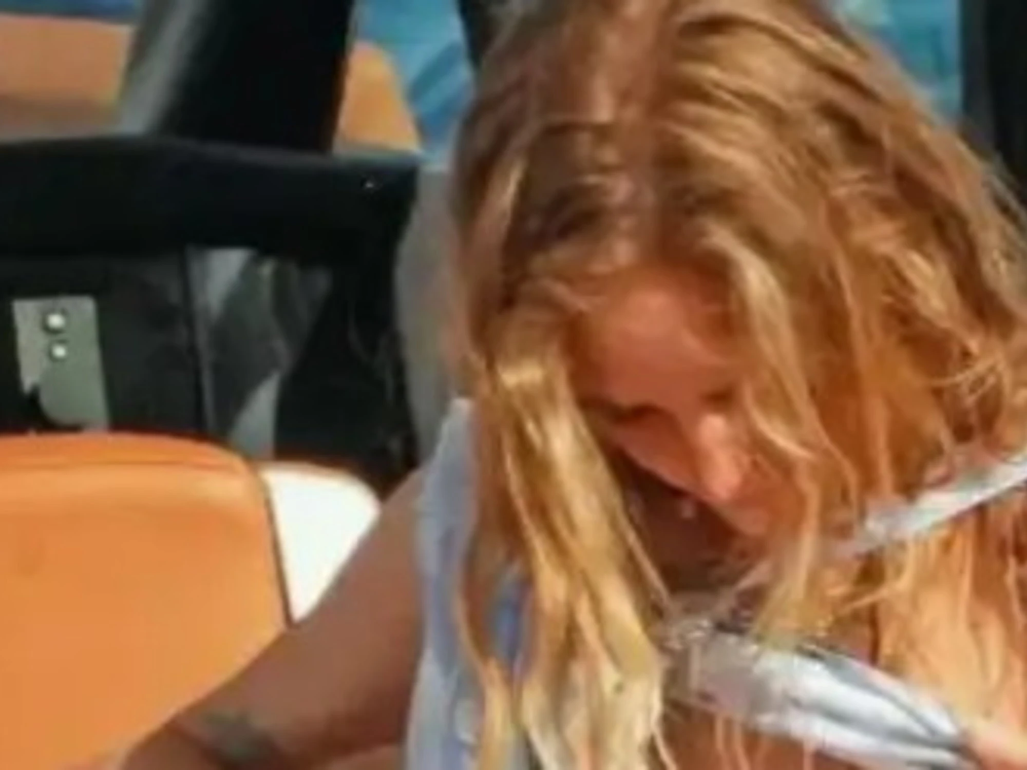 Chiara Ferragni, topless incendiario in barca: paparazzi scatenati