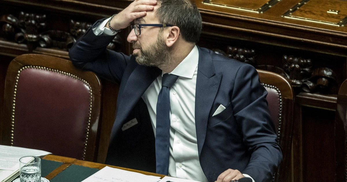 Matteo Renzi, il regolamento di conti tra i giustizialisti Bonafede e Di Matteo: "Lo scandalo più grave sulla giustizia"