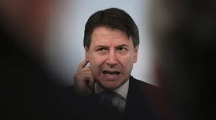 Giuseppe Conte, la Lega all'attacco: "Dossier contro la Lombardia, abbiamo le carte che incastrano il premier"