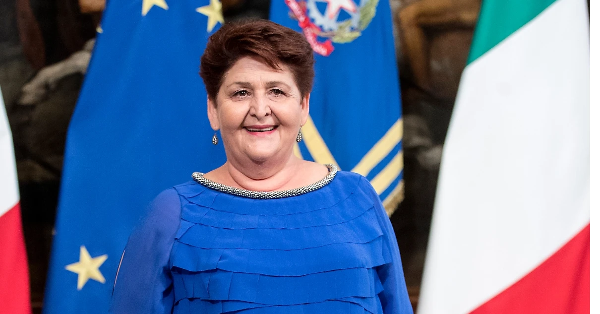 Teresa Bellanova spiega perché si è conciata così: "Mi sentivo a balze"