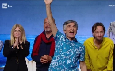 Rai 1, Vincenzo Salemme a teatro è una garanzia