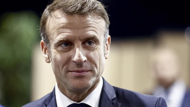 Ucraina, secondo voi Emmanuel Macron...
