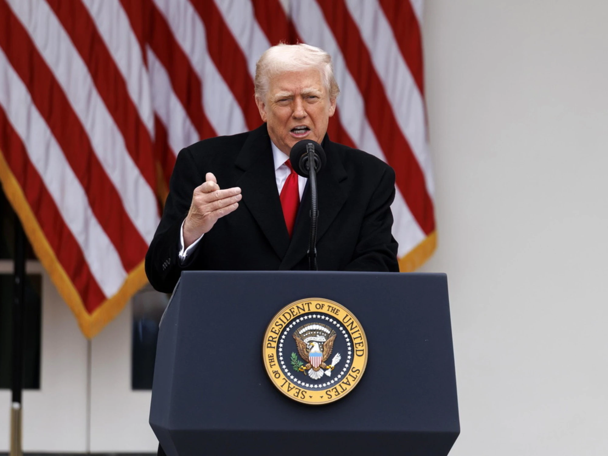 Donald Trump, l'accelerazione: "Chiuso lo spazio aereo sul Venezuela"