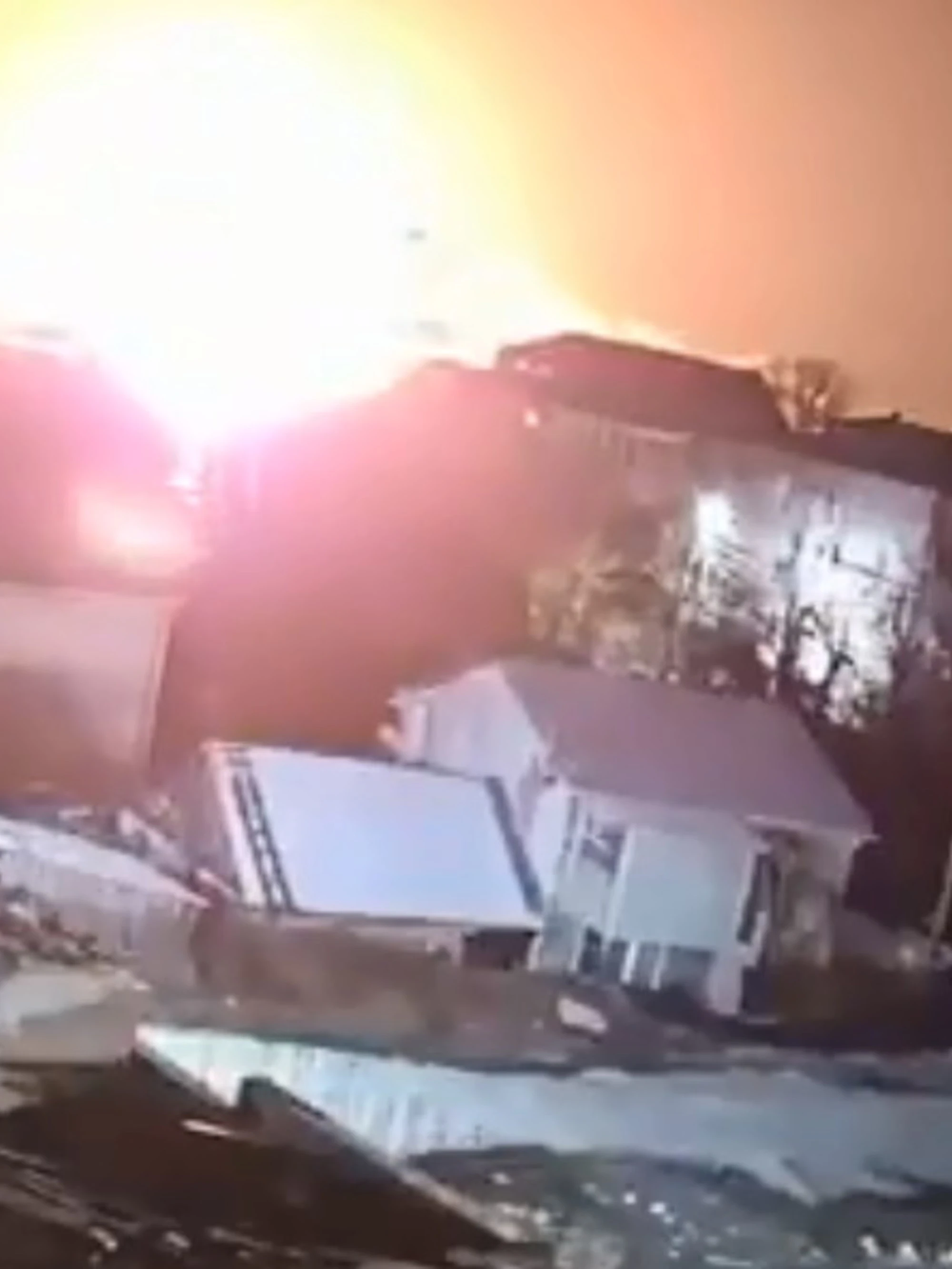 Long Neptune, inferno in Crimea: l'attacco di Kiev alla base russa