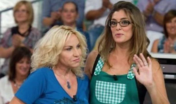 Antonella Clerici, una clamorosa indiscrezione: "Tornerò in tv con uno show sul cibo". La frase sulla Isoardi