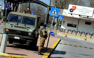 Nato, clamoroso nella base a Napoli: cosa sta succedendo