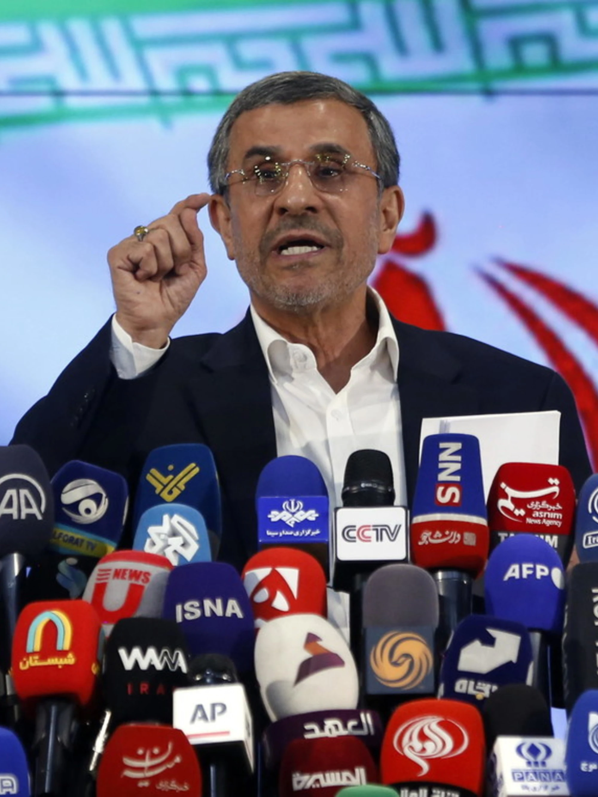 La vendetta di Israele: l'ayatollah si chiama fuori. Attentato ad Ahmadinejad