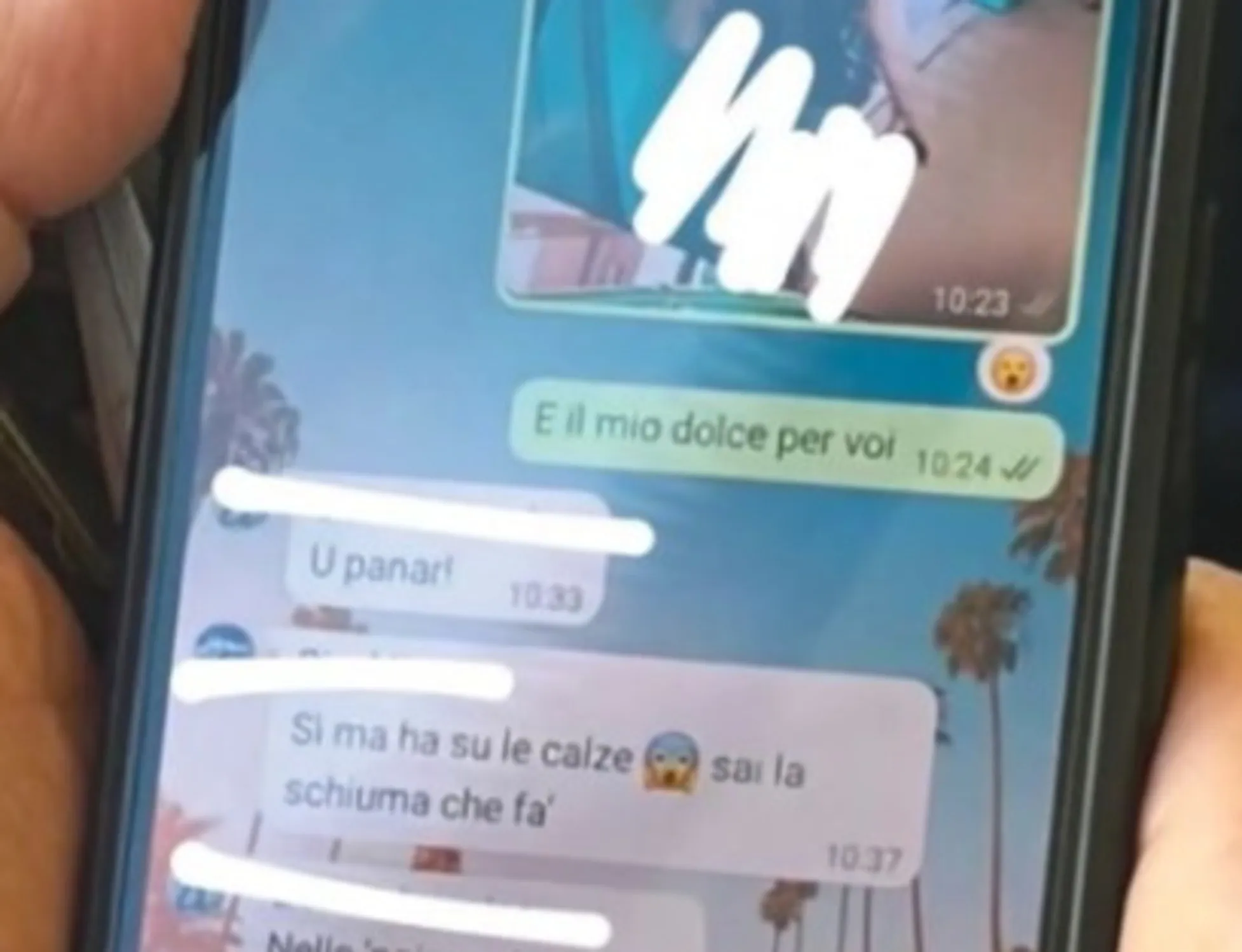 Leggi l'articolo: Il "tranviere dell'anno". Atm, chi altro spunta nelle chat: Milano, lo scandalo deflagra