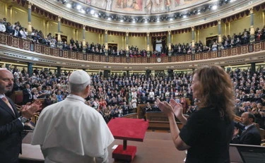 Immigrati, lo schiaffo di Leone a Sanchez: come lo affonda