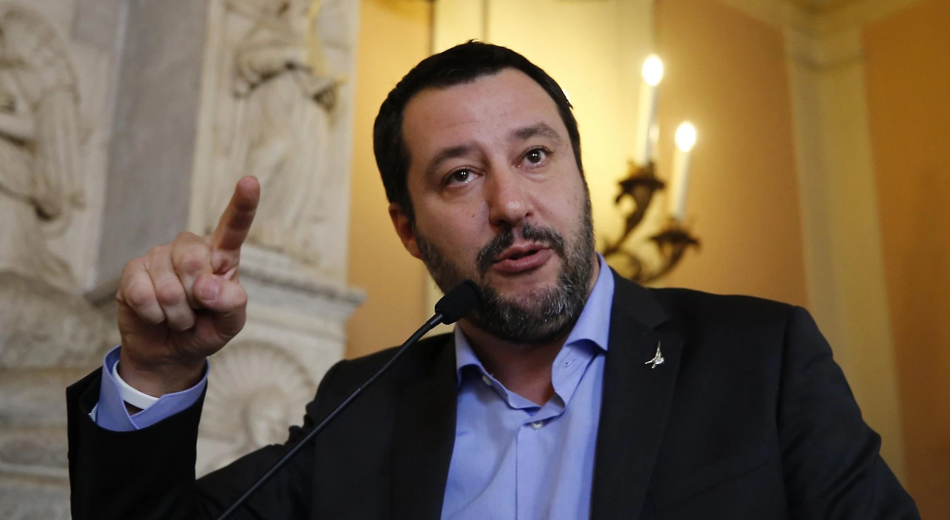 Matteo Salvini, Macerata: "Chi mi dà dello sciacallo è complice dell'invasione"