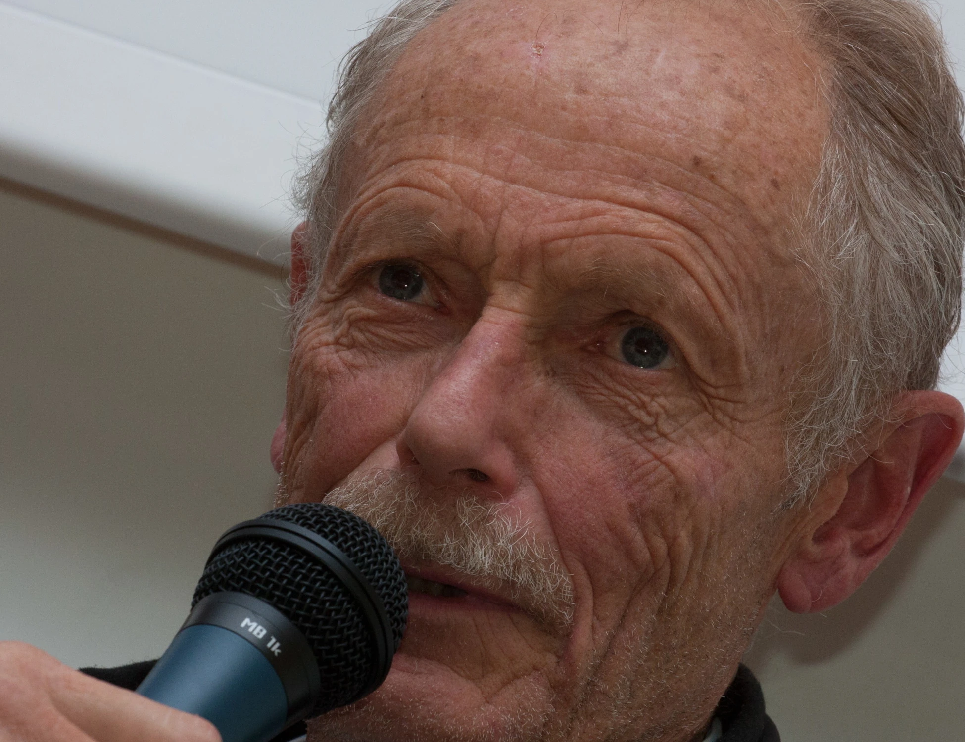 Erri De Luca, comincia la censura rossa: escluso dal Festival Salerno Letteratura