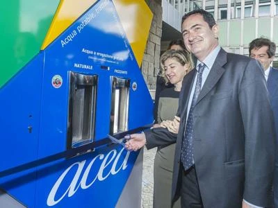 A Roma acqua minerale gratis e punti di carica cellulare in strada