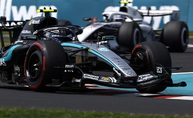 Kimi Antonelli da impazzire: pole a Suzuka. Verstappen perde la testa: "Macchina inguidabile". Leclerc 4°