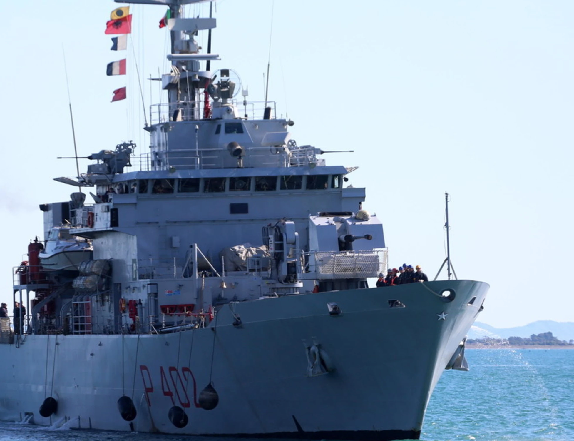 Immigrazione, l'Economist promuove il modello-Albania: crisi di nervi a sinistra