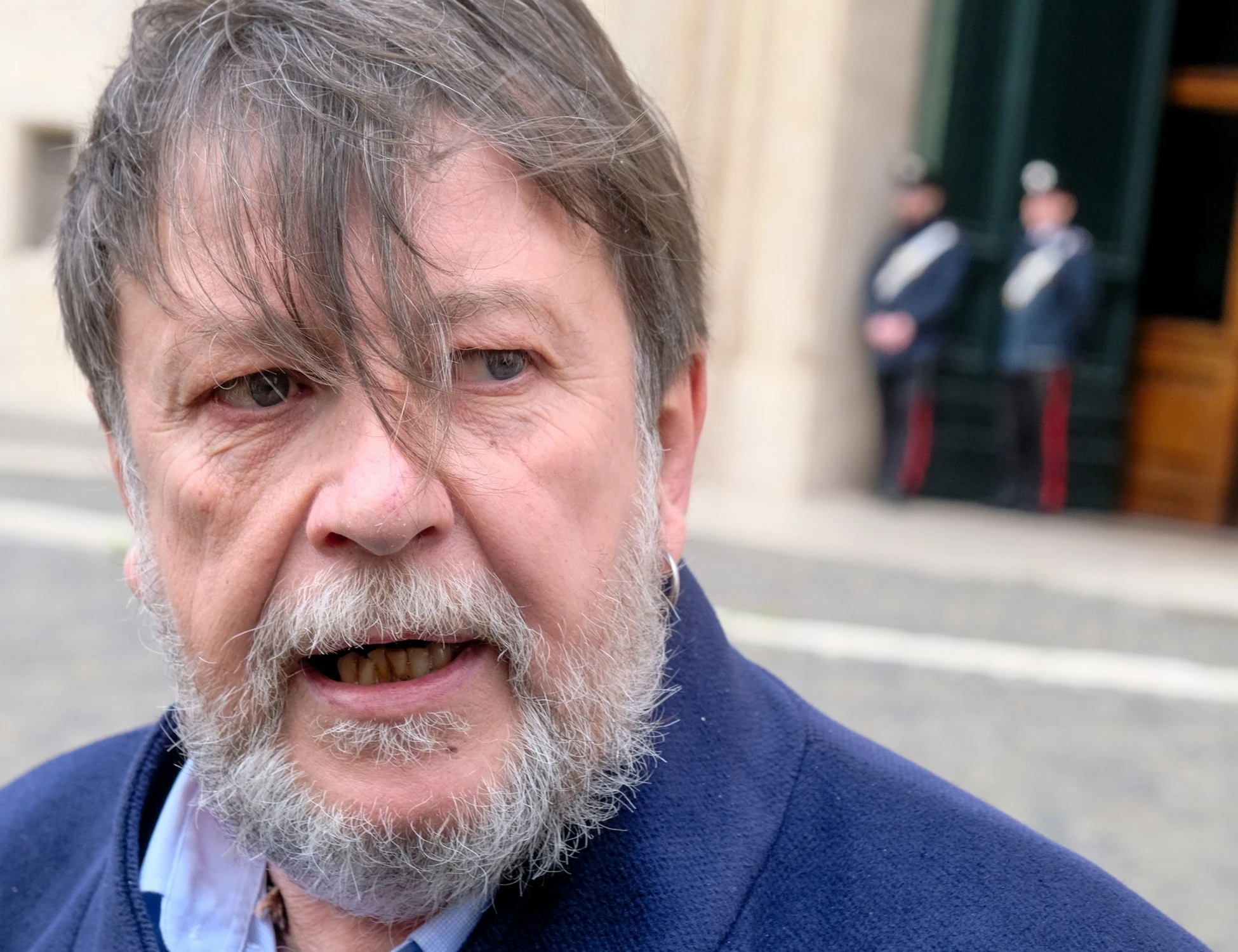 Luca Casarini contro Giuseppe Conte: "Perché si deve scusare"