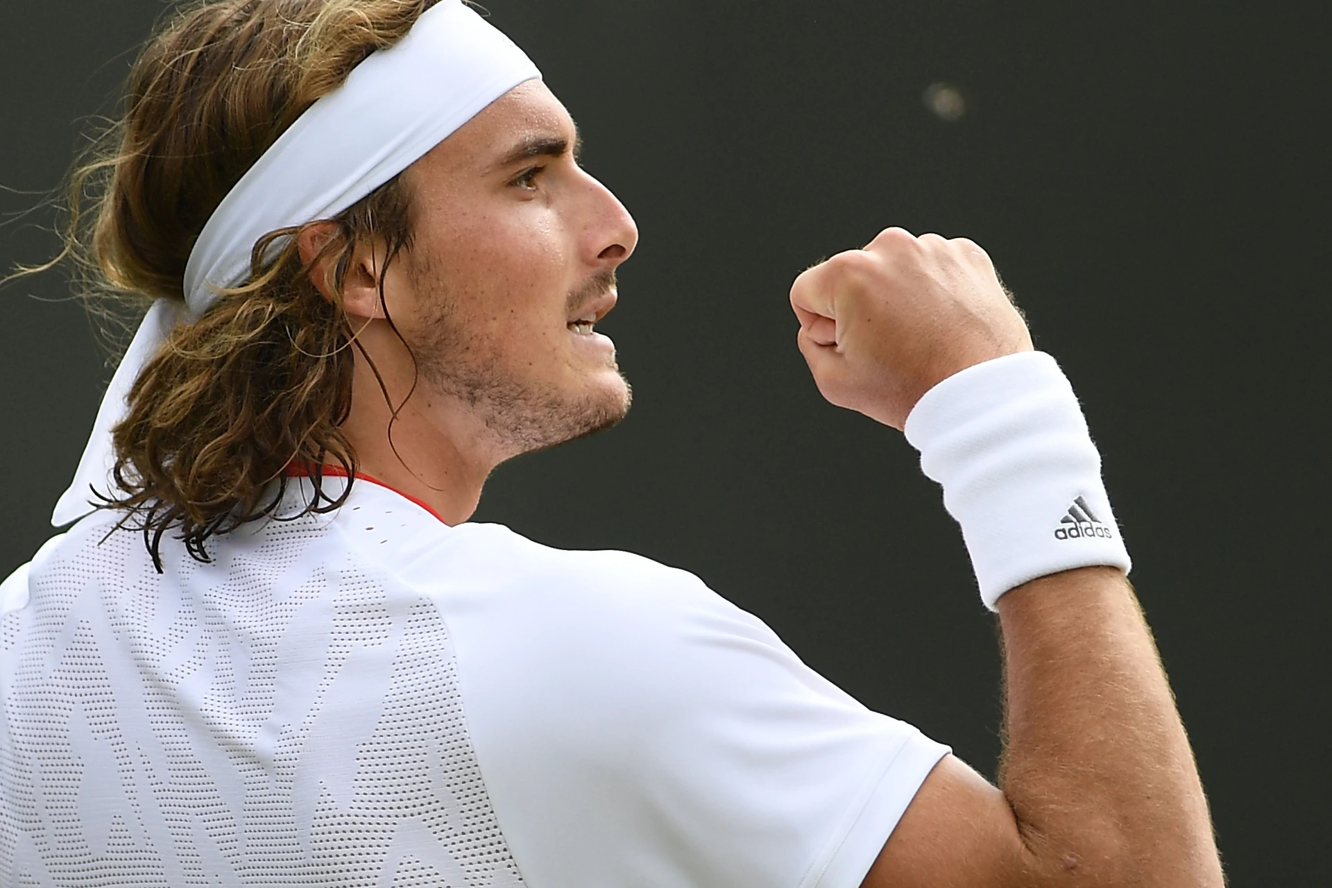Tennis, Tsitsipas già fuori dagli Us Open. Nadal avanti in scioltezza, Zverev si salva al quinto set