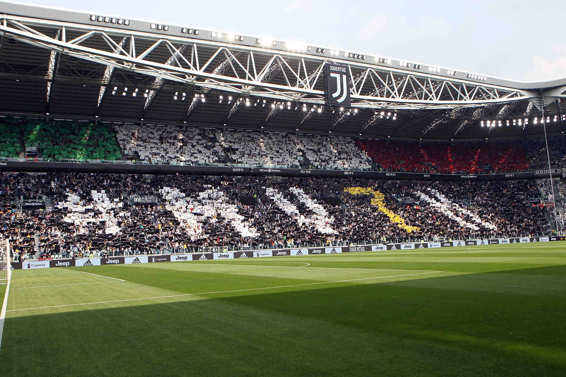 Serie A, la sorpresa clamorosa nel calcio italiano: boom di abbonamenti, i tifosi tornano allo stadio