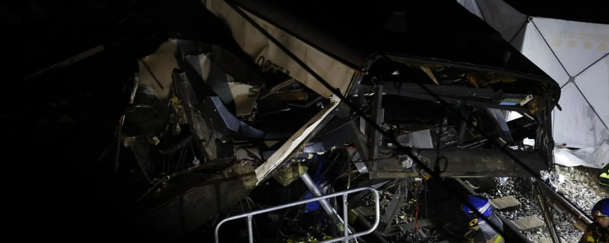 Deragliano altri due treni: Spagna caos, cosa sta succedendo