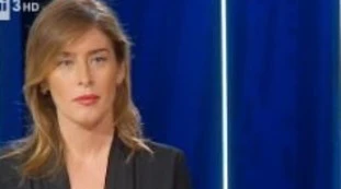 CartaBianca, Maria Elena Boschi con scollatura profondissima? E... visioni proibite