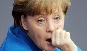 Il grande orecchio di nazi Angela che ascolta i nostri segreti
