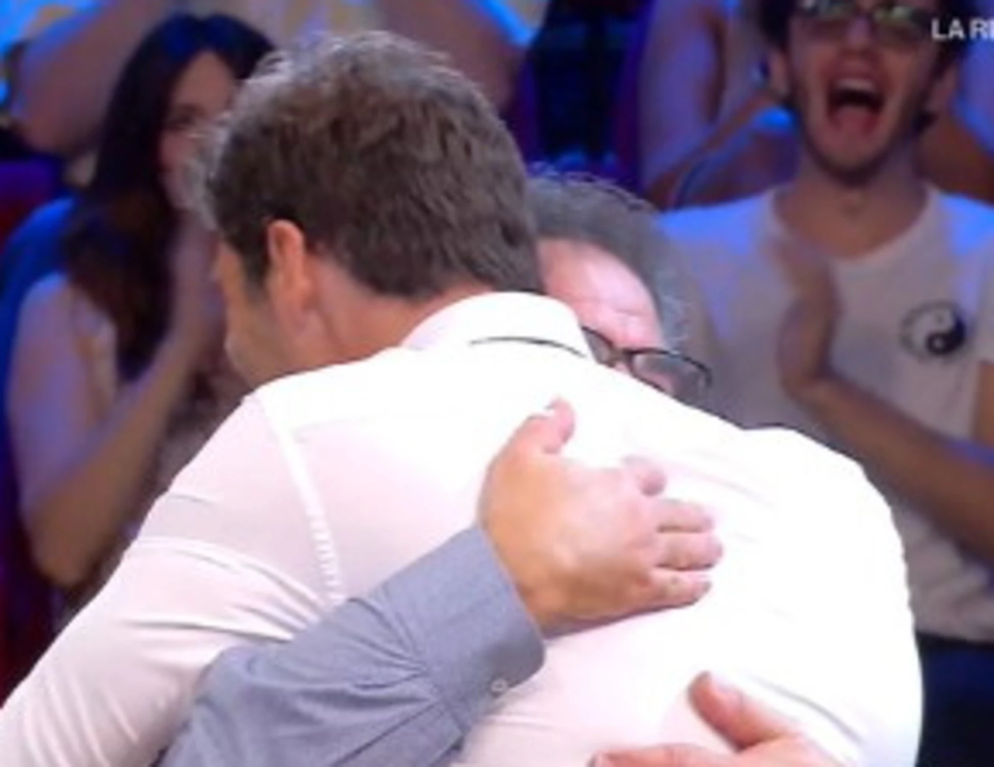 Affari tuoi, clamoroso: tra i pacchisti spunta un vip a sorpresa