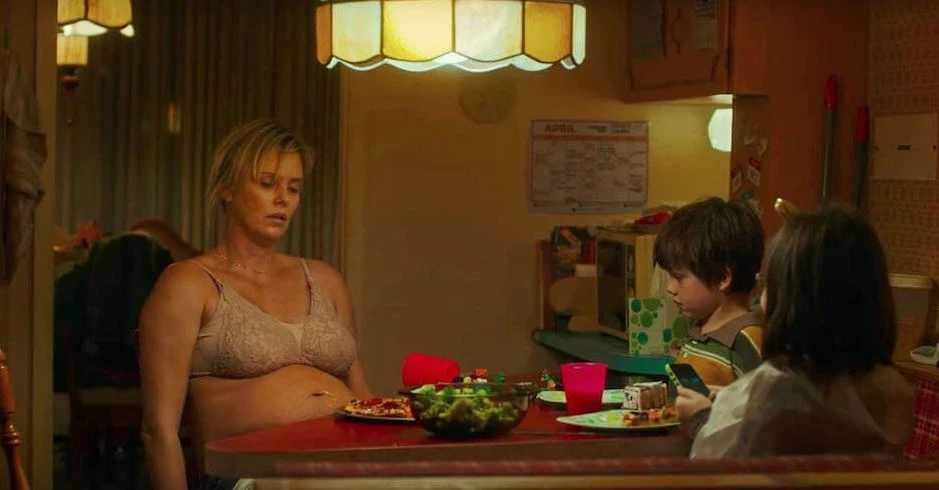 Charlize Theron, l'incredibile trasformazione: 22 chili in più. "Depressa, un inferno"